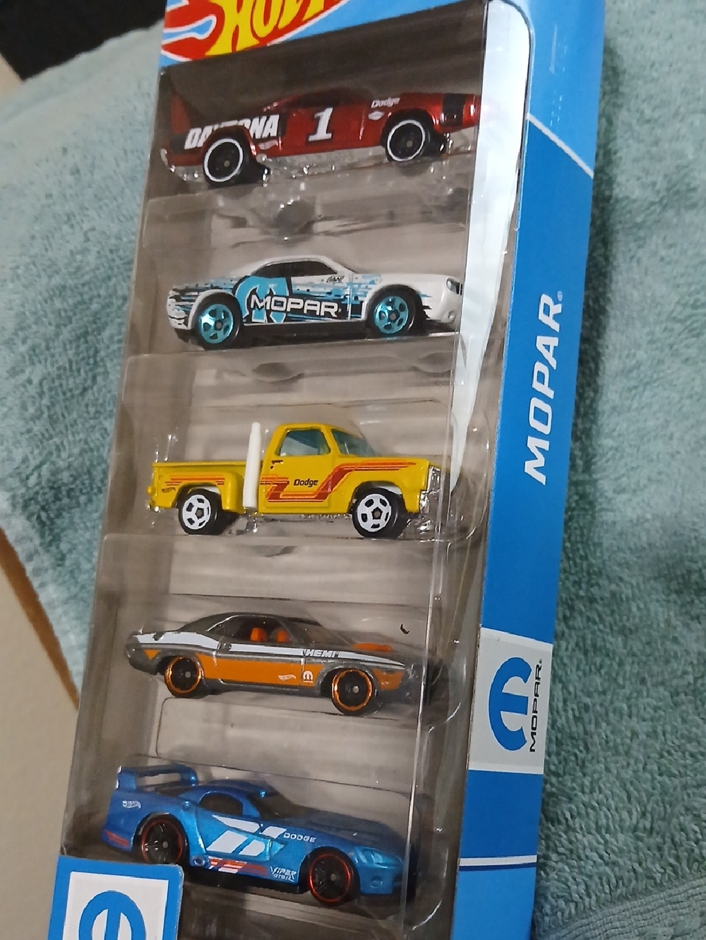 Hot Wheels Mopar 5-Car Set – Assorted Blue, Yellow, Red, White, Orange Vehicles